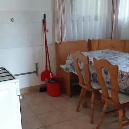 Janko Πανσιόν