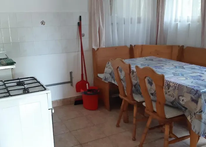 Janko Πανσιόν